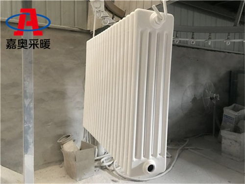 渦陽QFGZ511鋼五柱散熱器 專為農(nóng)業(yè)大棚設(shè)計的鋼制散熱解決方案